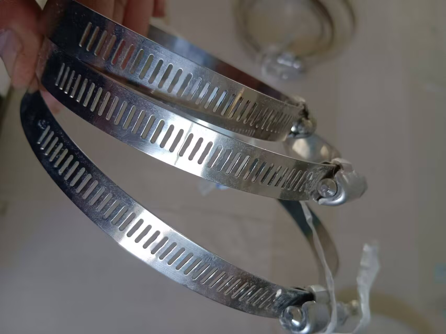 Ištirkite druskos purškimo bandymo paslaptis – kodėl DINSEN žarnų spaustukai tokie puikūs?