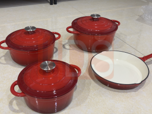 Cast Iron Stockpot  Red Color Cookware Set 4piece